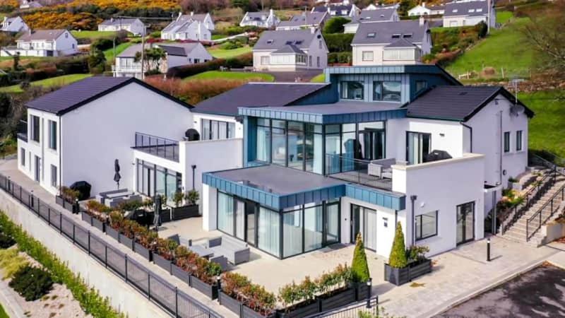 Bayview Luxury 3 Bedroom Apartment First Floor Downings Eksteriør billede